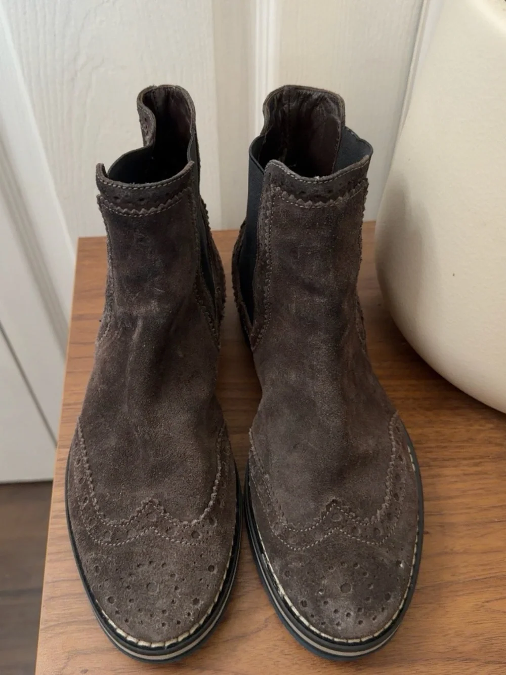 AGL Attilio Giusti Leombruni Brown Suede Brogue Chelsea Boots EU 37